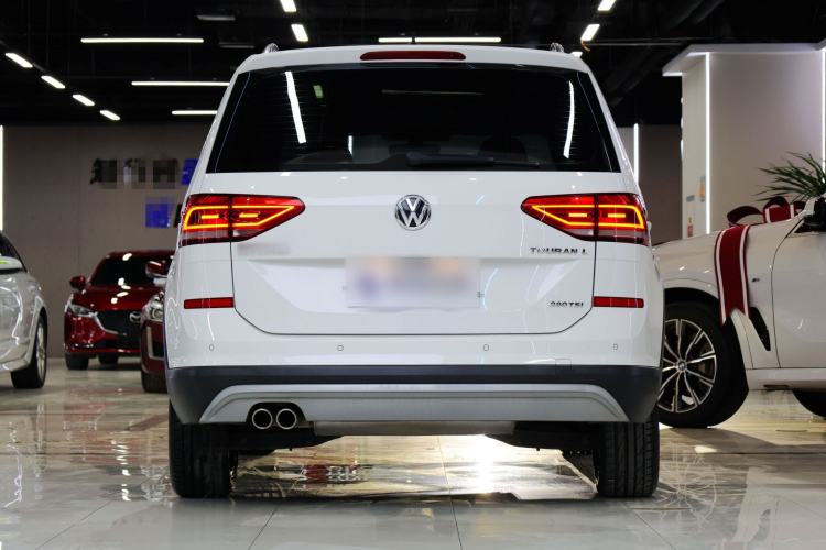 Used Volkswagen Touran 2018 Volkswagen Touran L 280TSI DSG Boundary Edition 7 Seats China VI Standard
