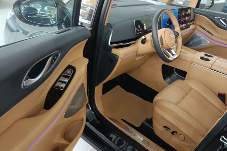 Used VOYAH Dream 2025 PHEV Four-Wheel Drive Prestige Kunpeng Edition
