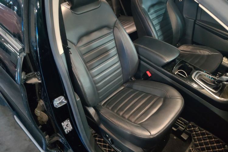 Used Ford Edge 2016 EcoBoost 245 Two-Wheel-Drive Titanium 7-Seater
