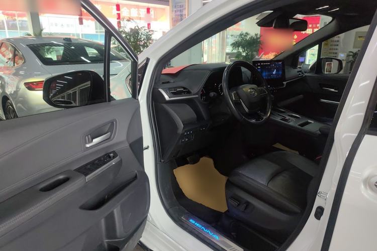 Used Toyota Sienna 2021 2.5L Hybrid Premium Edition