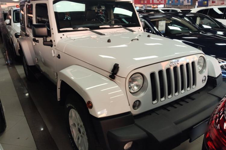 Used  Wrangler 2015 3.0L Sahara Four-Door Comfort Edition