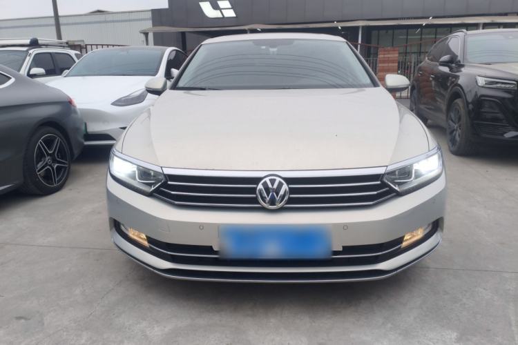 Used Volkswagen Magotan 2017 330TSI DSG Luxury Model
