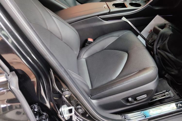 Used Toyota Avalon 2019 2.0L Luxury Edition China VI Standard
