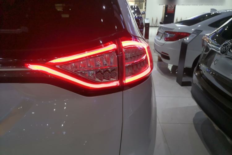 Used Ford Edge 2018 EcoBoost 245 Two-Wheel-Drive Titanium 7-Seater China VI Standard
