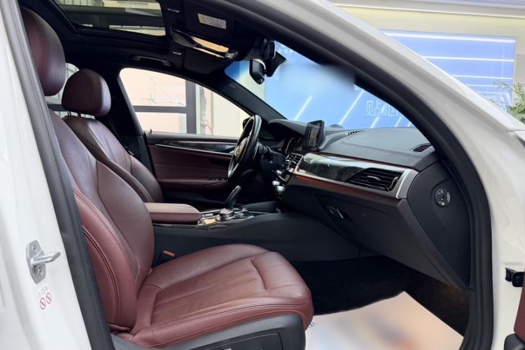 Used BMW 5 Series 2018 Facelifted 530Li xDrive M Sport Package