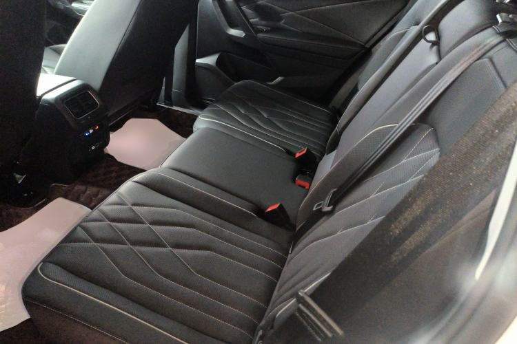 Used Volkswagen Tiguan L 2022 330TSI Automatic Two-Wheel Drive R-Line Enhanced Edition
