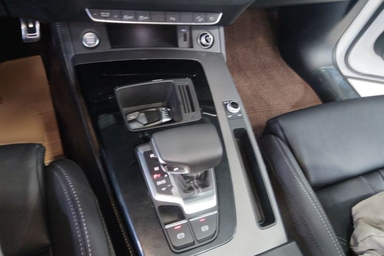 Used Audi Q5L 2023 40T Luxury Dynamic Model
