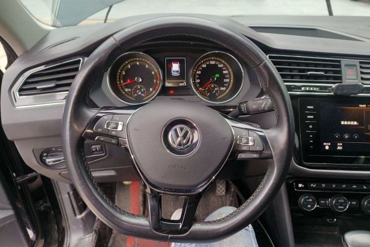 Used Volkswagen Tiguan L 2019 Revised 330TSI Automatic Two-Wheel Drive Smart & Luxury Edition China VI Standard
