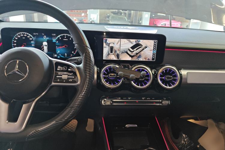 Used Mercedes-Benz GLB 2022 Updated GLB 200 Fashion Edition
