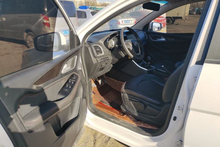 Used Baojun 560 2016 1.8L Manual Value Edition
