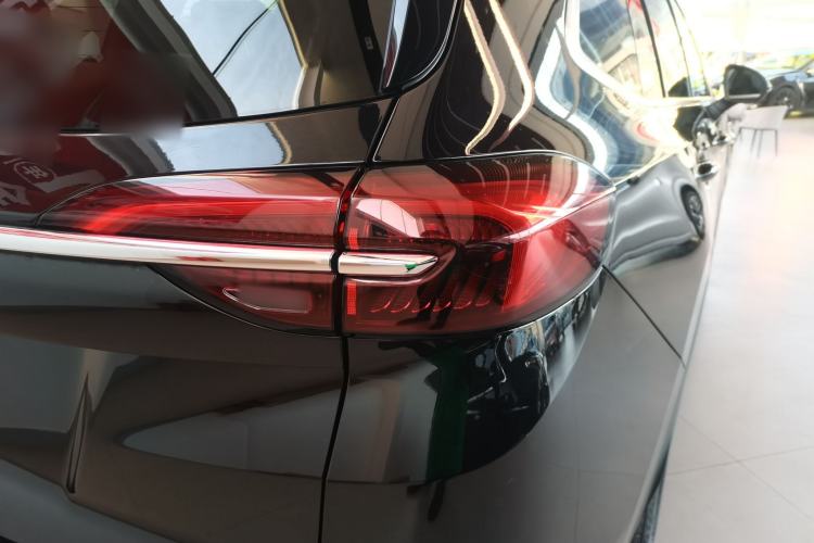 Used Buick Envision 2022 Encore Plus 652T Five-Seat All-Wheel-Drive Luxury Model