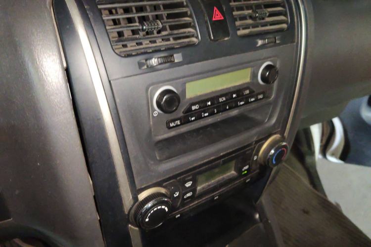 Used Jinbei Express 2017 2.0L Standard Version V19