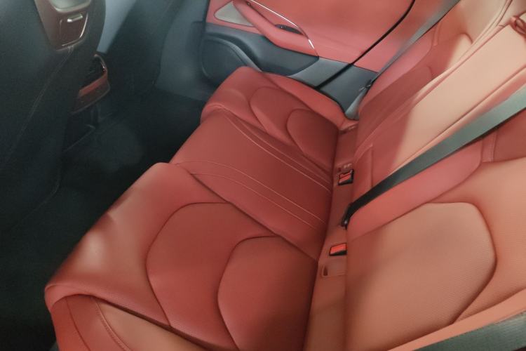 Used  SU7 2024 Rear-Drive Ultra-Long Range Advanced Pro-Level Intelligent Driving Version
