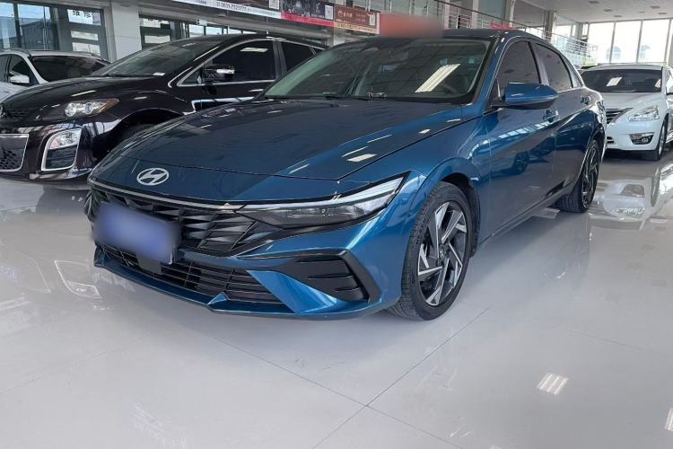 Used Hyundai Elantra 2023 1.5L CVT LUX Prestige Edition
