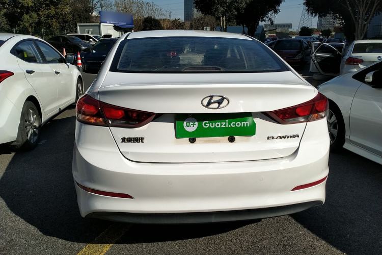 Used Hyundai Elantra 2016 1.6L Manual ZhiXuan · Dynamic Model