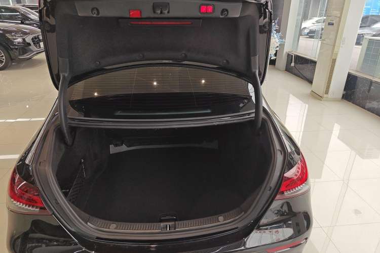 Used Mercedes-Benz E-Class 2021 Restyled E 300 L Sporty and Stylish Edition
