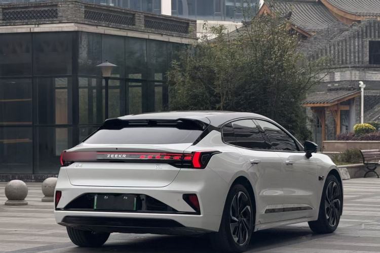 Used Zeekr 001 2024 WE Edition 100 kWh Rear-Drive
