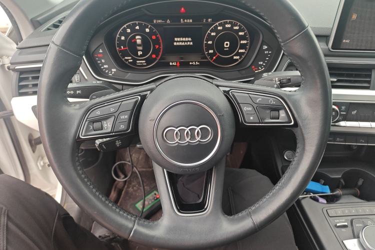 Used Audi A4L 2018 30th Anniversary Edition 40 TFSI Fashion Model
