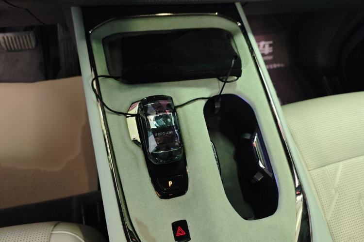 Used Zeekr 009 2024 7-Seater Walk-through Version 4WD 140 kWh
