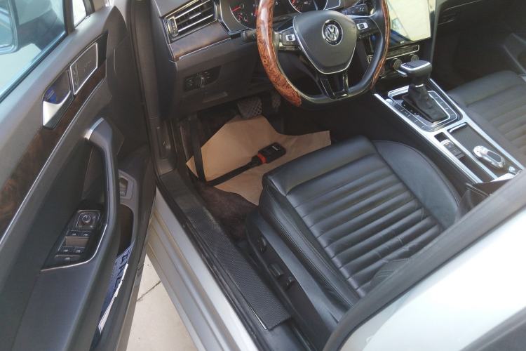 Used Volkswagen Magotan 2019 330TSI DSG Leading Model China VI Standard