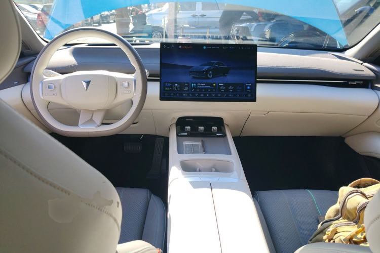 Used  L07 2024 300Max Qiankun Intelligent Driving ADS SE Range-Extended Version
