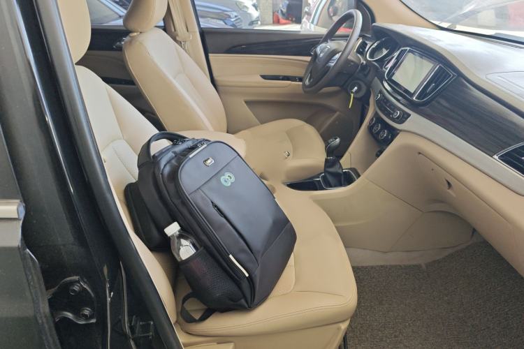 Used Baojun 730 2016 1.5L Manual Comfort Version 7 Seats China V Emission Standard