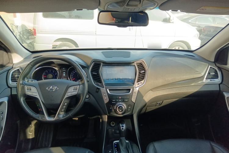 Used Hyundai Santa Fe 2015 2.4L Automatic All-Wheel Drive Smart Version 5 Seats