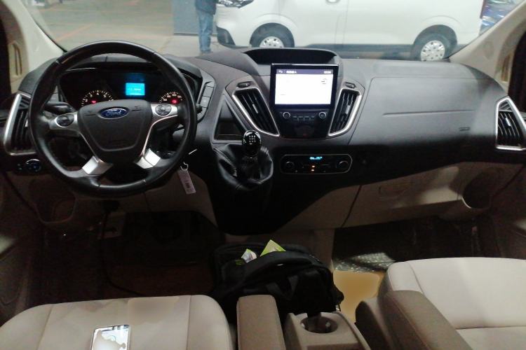 Used Ford Tourneo Custom 2016 2.0T Manual Elite Version
