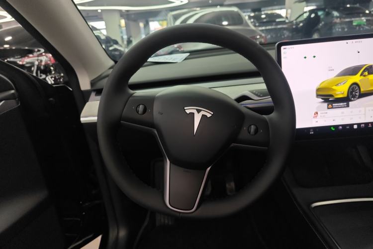 Used Tesla Model Y 2023 Rear-Wheel-Drive Version
