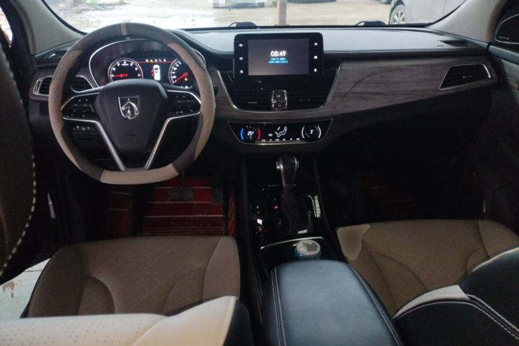 Used Baojun 730 2017 1.5T DCT Flagship Model 7 Seats China V Emission Standard