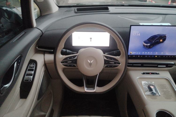 Used VOYAH Dream 2025 PHEV Four-Wheel-Drive Flagship Kunpeng Edition
