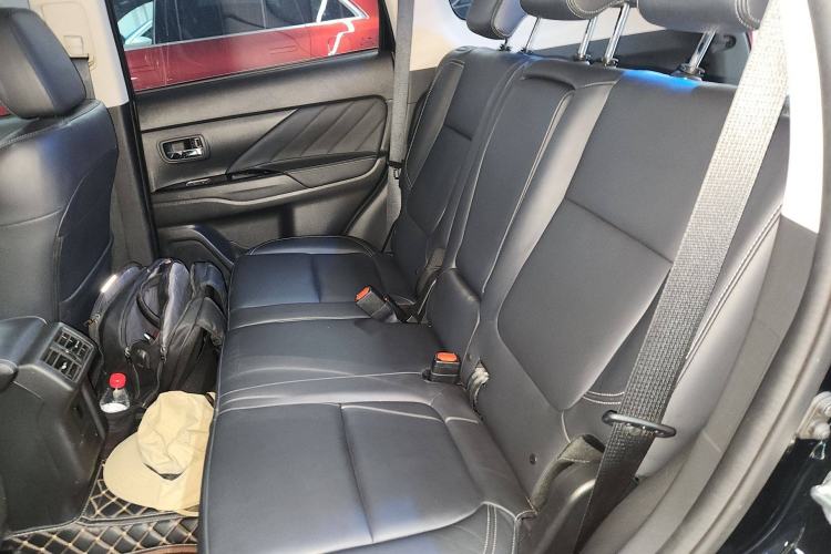 Used Mitsubishi Outlander 2019 2.0L Two-Wheel Drive Comfort Edition 5 Seats China VI Standard
