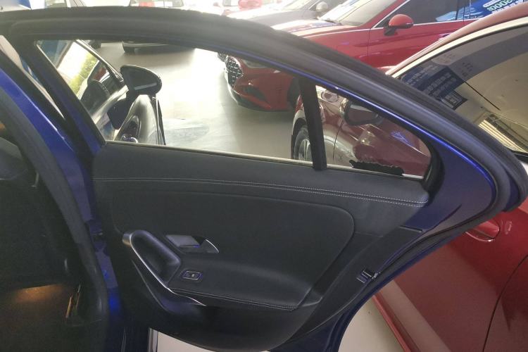 Used Mercedes-Benz A-Class 2021 A 200 L Sport Sedan Fashion Model
