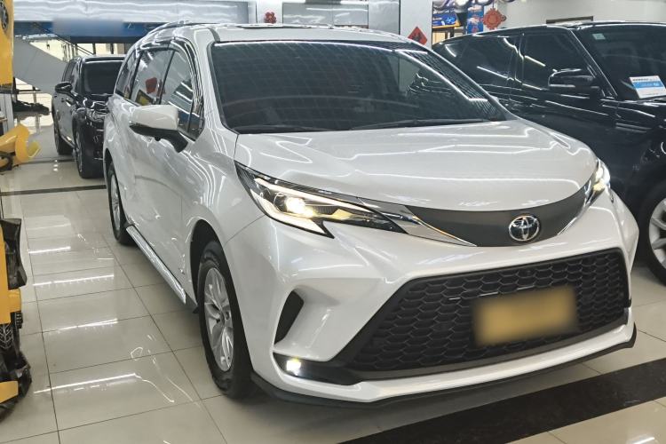 Used Toyota Granvia 2024 2.5L Hybrid Comfort Edition
