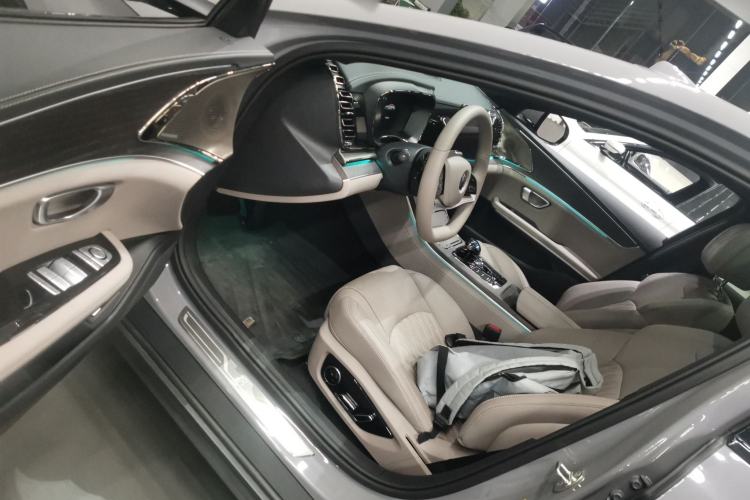 Used BYD Han 2025 EV with 701 km of Laser Radar-Enabled Intelligent Driving
