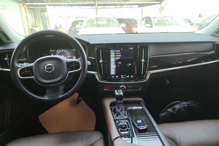 Used Volvo S90 2018 T4 Zhiyuan Edition