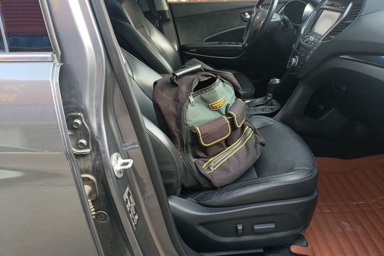 Used Hyundai Santa Fe Classic 2013 3.0L 4x4 Premium Edition 7-Seater Euro IV
