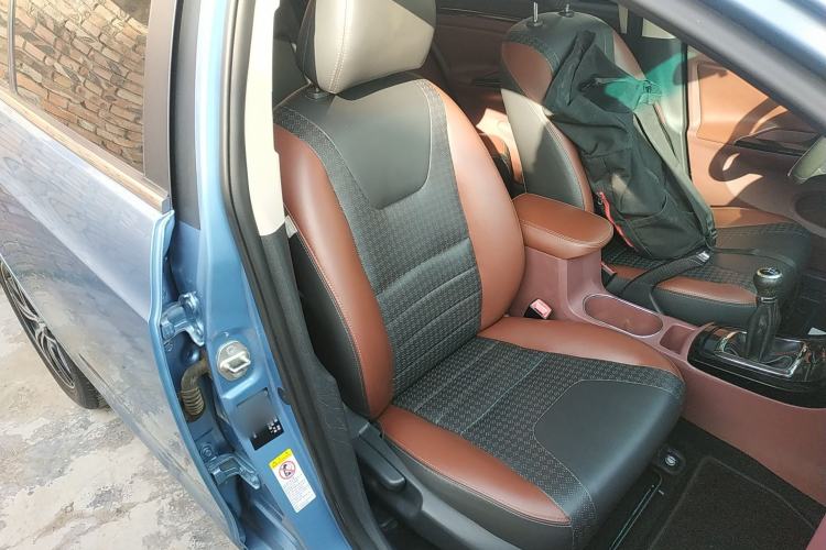 Used BYD Surui 2015 Revised Version 1.5L Manual Luxury Edition
