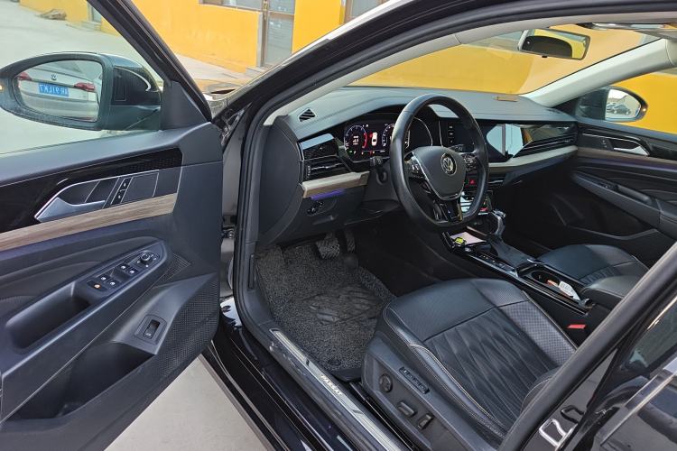 Used Volkswagen Passat 2020 330TSI Luxury Edition China VI