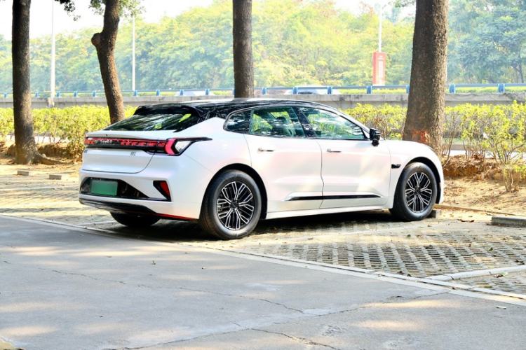 Used Zeekr 001 2025 WE Edition 100 kWh Rear-Wheel Drive