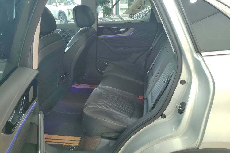 Used Hongqi HS5 2022 Facelifted Version 2.0T Smart Connect Flagship All-Wheel-Drive Edition
