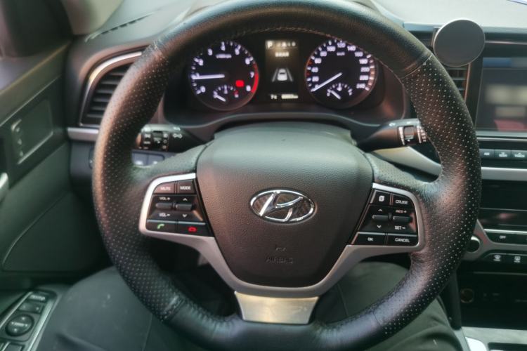 Used Hyundai Elantra 2016 1.6L Automatic ZhiXuan · Flagship Edition
