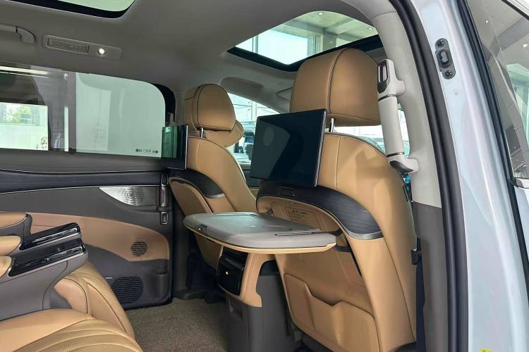 Used Denza D9 2022 DM-i 970 Four-Wheel Drive Prestige Model
