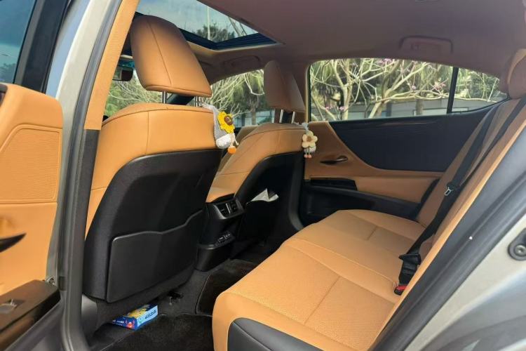 Used Lexus ES 2022 200 Excellence Edition
