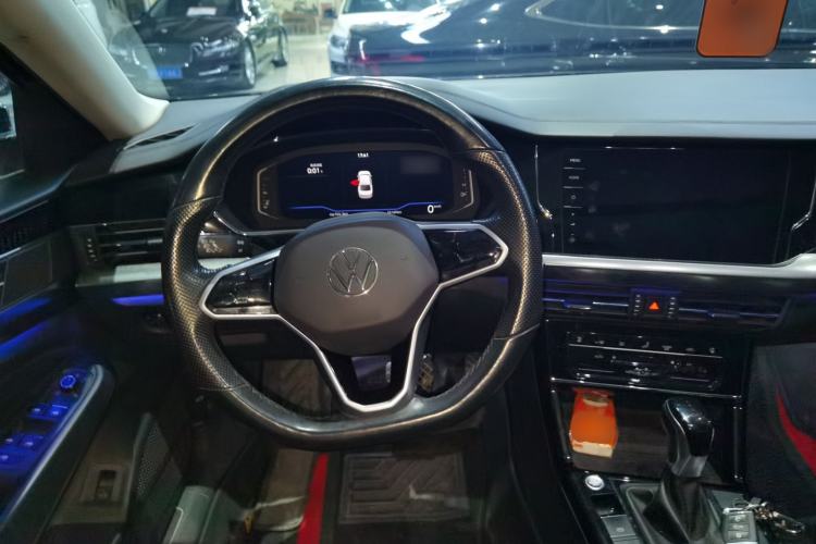 Used Volkswagen Passat 2022 330TSI Luxury Edition Custom Version
