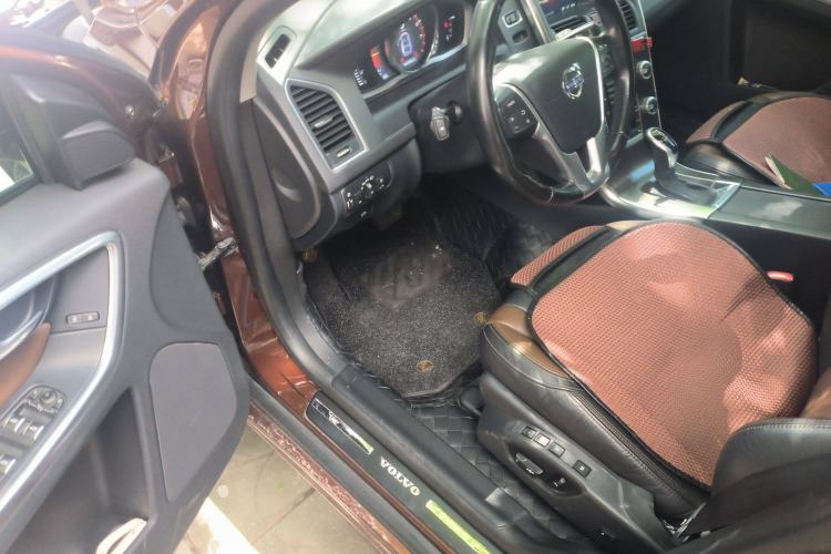 Used Volvo XC60 2015 T5 Smart Upgrade Model
