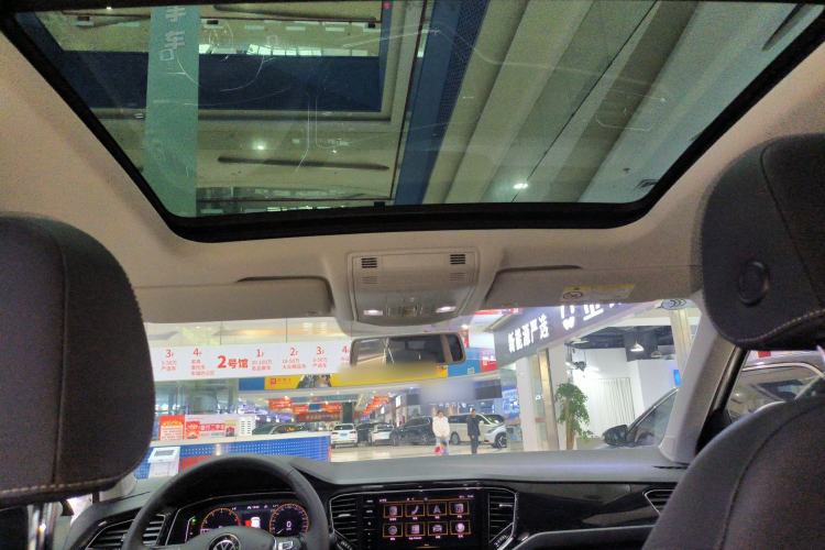 Used Volkswagen T-ROC 2021 280TSI DSG Two-Wheel Drive Comfort Connect Edition
