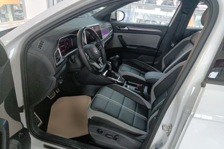 Used Volkswagen T-ROC 2023 300TSI DSG Two-Wheel-Drive Chen Guang Edition
