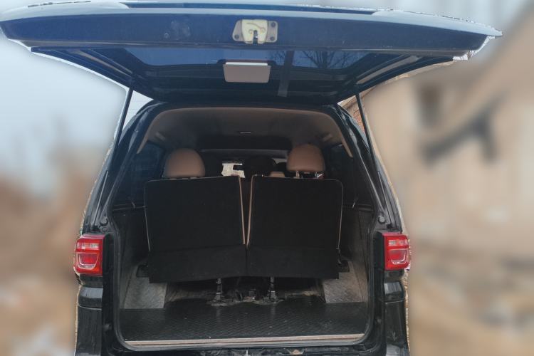 Used FORTHING Lingzhi 2023 M5L 1.6L Base Model 7 Seats