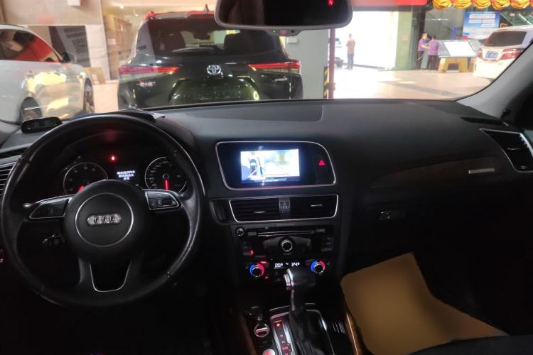 Used Audi Q5 2017 Plus 40 TFSI Technology Model